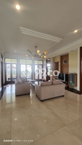 Hunian Elit LB 1000m2 Siap Pakai Desain Elegan di Setiabudi, Bandung Hunian Elit LB 1000m2 Siap Pakai Desain Elegan di Setiabudi, Bandung