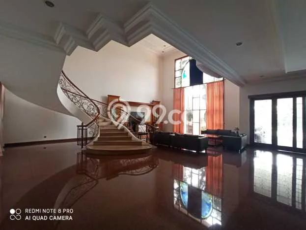 Hunian Mewah LB 1400m2 Siap Huni Desain Elegan di Setiabudi, Bandung Hunian Mewah LB 1400m2 Siap Huni Desain Elegan di Setiabudi, Bandung