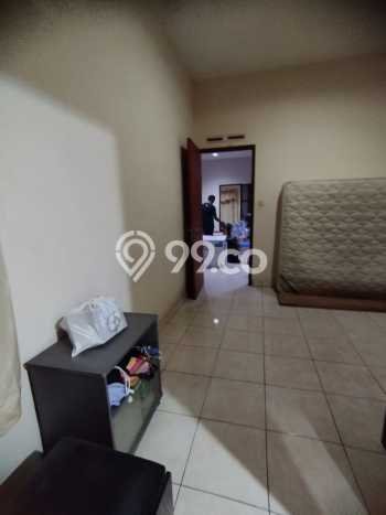 Disewakan! Rumah 3 Kamar Tidur &
2 Kamar Mandi di Mekar Wangi, Bandung Disewakan! Rumah 3 Kamar Tidur &
2 Kamar Mandi di Mekar Wangi, Bandung