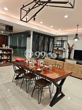 Rumah Mewah LB 300m2 Siap Huni Desain Elegan di Surya Sumantri, Bandung Rumah Mewah LB 300m2 Siap Huni Desain Elegan di Surya Sumantri, Bandung