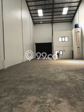 Gudang Disewa di Tangerang dengan LB 336m2 Area Komersial Ramai Gudang Disewa di Tangerang dengan LB 336m2 Area Komersial Ramai