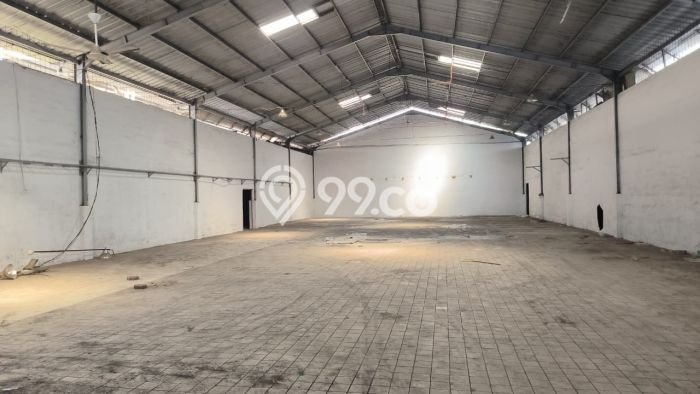 Gudang paling strategis disewakan di Cipondoh Tangerang Gudang paling strategis disewakan di Cipondoh Tangerang