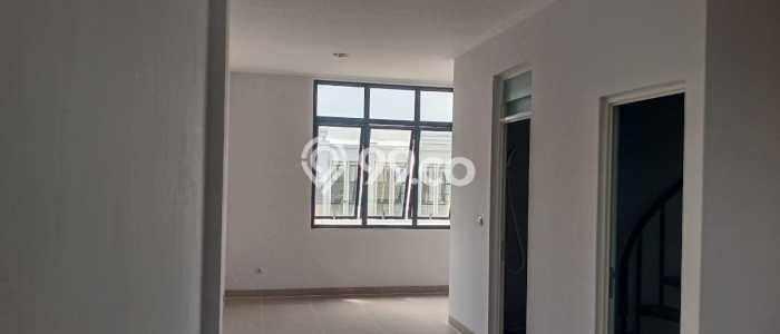 Ruko Premium Kawasan , Luas 324m2m², Area Komersial, Ramai Ruko Premium Kawasan , Luas 324m2m², Area Komersial, Ramai