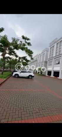 Ruko Premium Kawasan , Luas 324m2m², Area Komersial, Ramai Ruko Premium Kawasan , Luas 324m2m², Area Komersial, Ramai