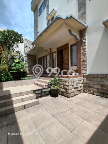 Vila Strategis di , Area 210m2m², Area Nyaman Vila Strategis di , Area 210m2m², Area Nyaman