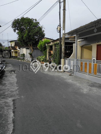 INVESTASI TEPAT! Rumah area Bantul, Luas 96m2m² Bangunan 96m2m² INVESTASI TEPAT! Rumah area Bantul, Luas 96m2m² Bangunan 96m2m²
