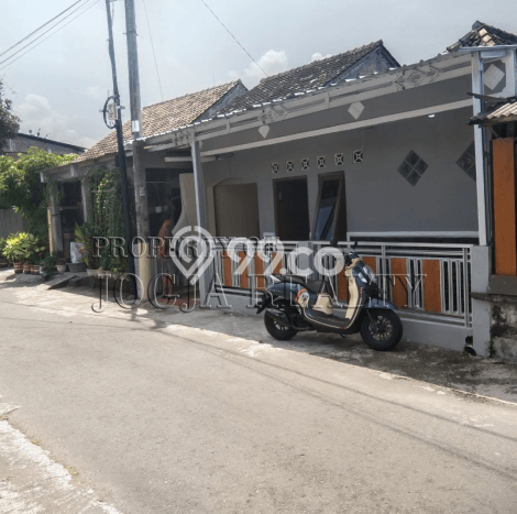 INVESTASI TEPAT! Rumah area Bantul, Luas 96m2m² Bangunan 96m2m² INVESTASI TEPAT! Rumah area Bantul, Luas 96m2m² Bangunan 96m2m²