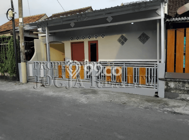INVESTASI TEPAT! Rumah area Bantul, Luas 96m2m² Bangunan 96m2m² INVESTASI TEPAT! Rumah area Bantul, Luas 96m2m² Bangunan 96m2m²
