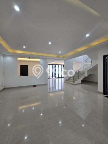 Disewakan Rumah Murah di Alam Sutera Tangerang Punya 4 Kamar Tidur Disewakan Rumah Murah di Alam Sutera Tangerang Punya 4 Kamar Tidur
