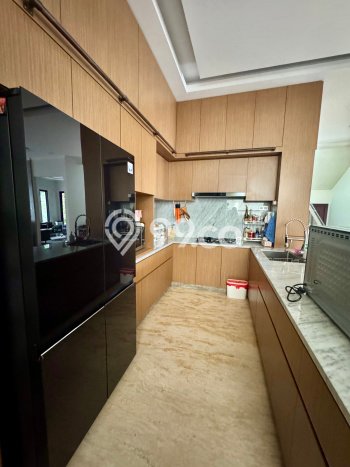 Siap Huni Hunian Elit 4 Kamar di BSD Dekat ke Mana Pun Siap Huni Hunian Elit 4 Kamar di BSD Dekat ke Mana Pun