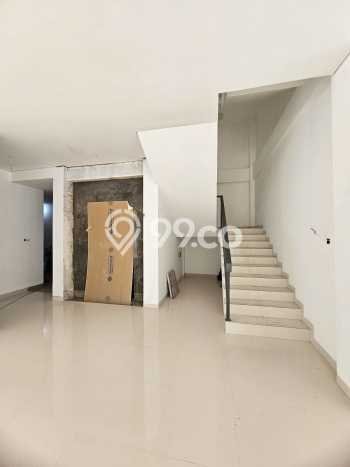 AREA KOMERSIAL! Komersial For Rent Kawasan Pasar Minggu, Luas 2000m2m², Jalan Strategis, Ready Bisnis AREA KOMERSIAL! Komersial For Rent Kawasan Pasar Minggu, Luas 2000m2m², Jalan Strategis, Ready Bisnis