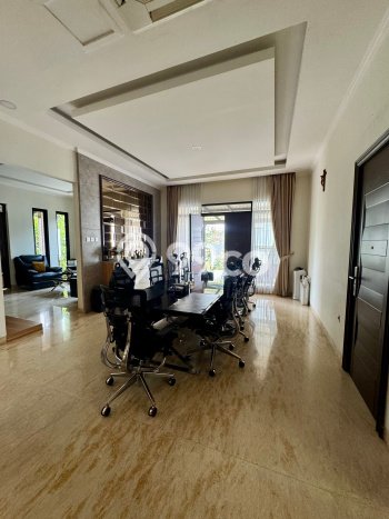 Siap Huni Hunian Elit 4 Kamar di BSD Dekat ke Mana Pun Siap Huni Hunian Elit 4 Kamar di BSD Dekat ke Mana Pun
