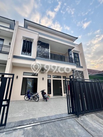 Rumah Mewah LB 200m2 Siap Pakai Desain Elegan di Serpong Villa Melati Mas, Tangerang Selatan Rumah Mewah LB 200m2 Siap Pakai Desain Elegan di Serpong Villa Melati Mas, Tangerang Selatan