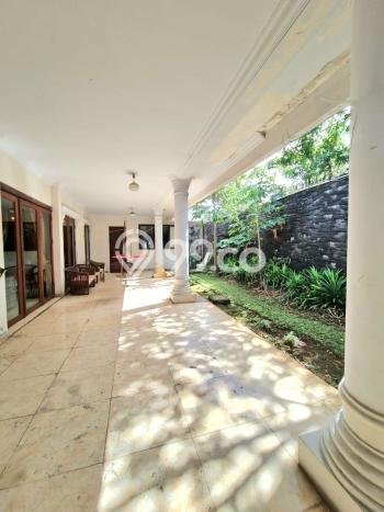 Ready to Use! Luxury House LT 1293m2 Desain Elegan di Bintaro Ready to Use! Luxury House LT 1293m2 Desain Elegan di Bintaro