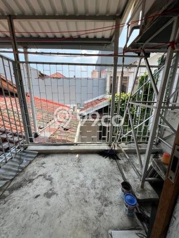 DREAM HOME! Rumah area Tanjung Barat, 4 KT, Free Banjir, LT 185m2m² LB 240m2m² DREAM HOME! Rumah area Tanjung Barat, 4 KT, Free Banjir, LT 185m2m² LB 240m2m²