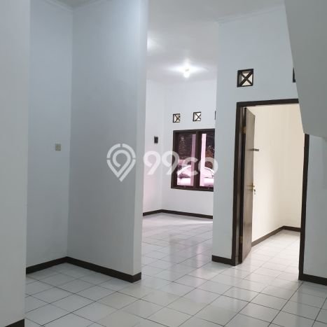 Rumah Modern 5 Kamar Terawat di Kompleks Cluster Parongpong, Bandung Barat Rumah Modern 5 Kamar Terawat di Kompleks Cluster Parongpong, Bandung Barat