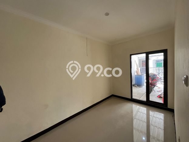 Disewakan! Rumah 3 Kamar Tidur &
1 Kamar Mandi di Taman Kopo Indah, Bandung Disewakan! Rumah 3 Kamar Tidur &
1 Kamar Mandi di Taman Kopo Indah, Bandung
