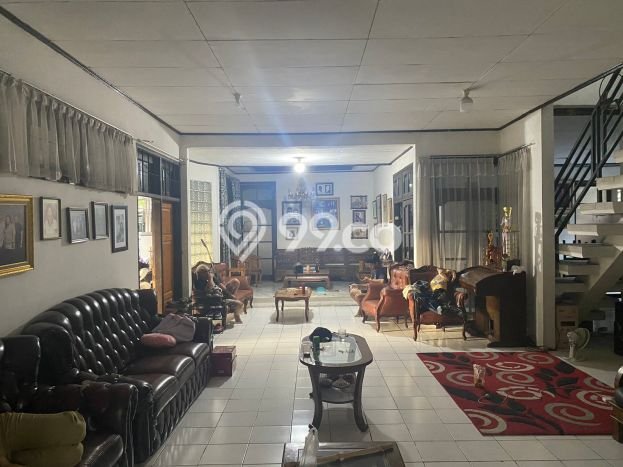 Siap Huni Hunian Elit 5 Kamar di Regol Dekat ke Mana Pun Siap Huni Hunian Elit 5 Kamar di Regol Dekat ke Mana Pun