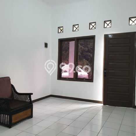 Rumah Modern 5 Kamar Terawat di Kompleks Cluster Parongpong, Bandung Barat Rumah Modern 5 Kamar Terawat di Kompleks Cluster Parongpong, Bandung Barat