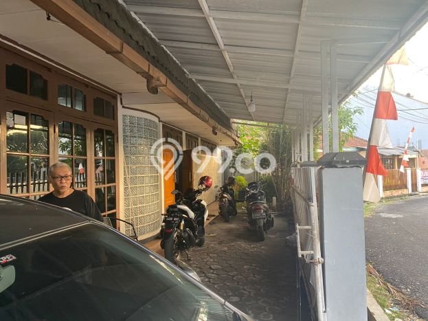 Siap Huni Hunian Elit 5 Kamar di Regol Dekat ke Mana Pun Siap Huni Hunian Elit 5 Kamar di Regol Dekat ke Mana Pun