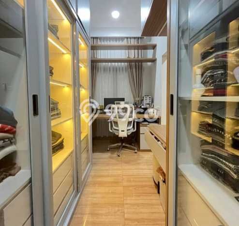 Hunian Elit LB 256m2 Siap Pakai Desain Elegan di Legenda Wisata, Bogor Hunian Elit LB 256m2 Siap Pakai Desain Elegan di Legenda Wisata, Bogor