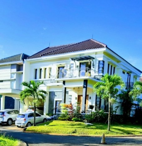 Dijual Rumah Luas Elegan Dengan View Eksklusif di Legenda Wisata, Bogor Dijual Rumah Luas Elegan Dengan View Eksklusif di Legenda Wisata, Bogor