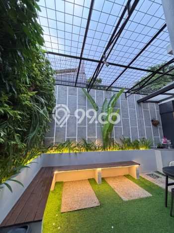 Hunian Elit LB 256m2 Siap Pakai Desain Elegan di Legenda Wisata, Bogor Hunian Elit LB 256m2 Siap Pakai Desain Elegan di Legenda Wisata, Bogor