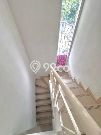 Ready to Use! Premium House LT 166m2 Desain Modern di BSD Ready to Use! Premium House LT 166m2 Desain Modern di BSD
