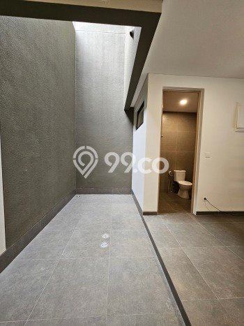 Disewakan Rumah Nyaman LT 381m2 / LB 445m2 di BSD City, Tangerang Disewakan Rumah Nyaman LT 381m2 / LB 445m2 di BSD City, Tangerang