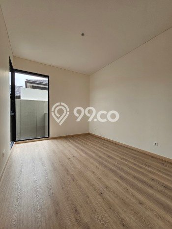 Disewakan Rumah Nyaman LT 381m2 / LB 445m2 di BSD City, Tangerang Disewakan Rumah Nyaman LT 381m2 / LB 445m2 di BSD City, Tangerang