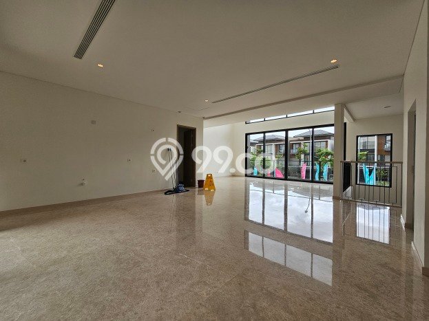 Disewakan Rumah Nyaman LT 381m2 / LB 445m2 di BSD City, Tangerang Disewakan Rumah Nyaman LT 381m2 / LB 445m2 di BSD City, Tangerang