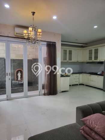 Rumah Mewah LB 245m2 Siap Huni Desain Elegan di BSD City, Tangerang Rumah Mewah LB 245m2 Siap Huni Desain Elegan di BSD City, Tangerang
