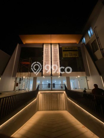 Komersial Premium Kawasan Duren Sawit, Luas 1600m², Jalan Utama, Area Bisnis Aktif Komersial Premium Kawasan Duren Sawit, Luas 1600m², Jalan Utama, Area Bisnis Aktif