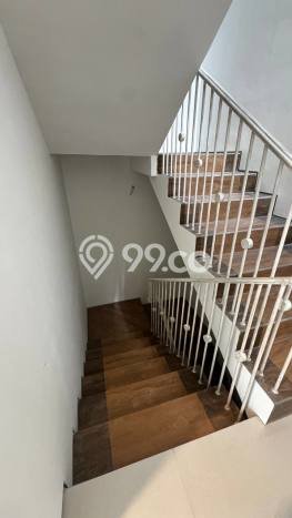 Rumah Elit Modern Tanpa Renovasi di Setra Duta Bandung Rumah Elit Modern Tanpa Renovasi di Setra Duta Bandung