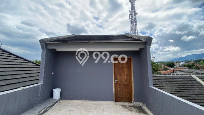 Jual Rumah Bagus Siap Huni LB 340m2 di Ngamprah, Bandung Barat Jual Rumah Bagus Siap Huni LB 340m2 di Ngamprah, Bandung Barat