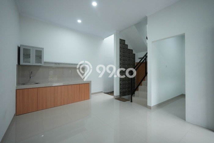 Rumah Luas Asri 3 KT Siap Pakai di Buah Batu Bandung Rumah Luas Asri 3 KT Siap Pakai di Buah Batu Bandung