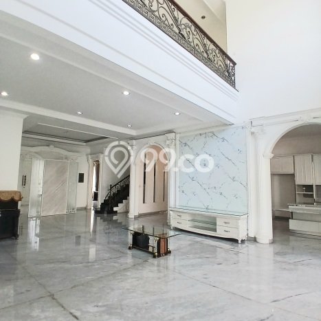 Rumah Mewah LB 1000m2 Siap Huni Desain Elegan di Singgasana, Bandung Rumah Mewah LB 1000m2 Siap Huni Desain Elegan di Singgasana, Bandung