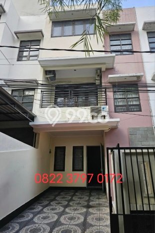 Dijual Rumah 4 Kamar Lokasi Ideal Bagus dan Strategis di Kelapa Gading Dijual Rumah 4 Kamar Lokasi Ideal Bagus dan Strategis di Kelapa Gading
