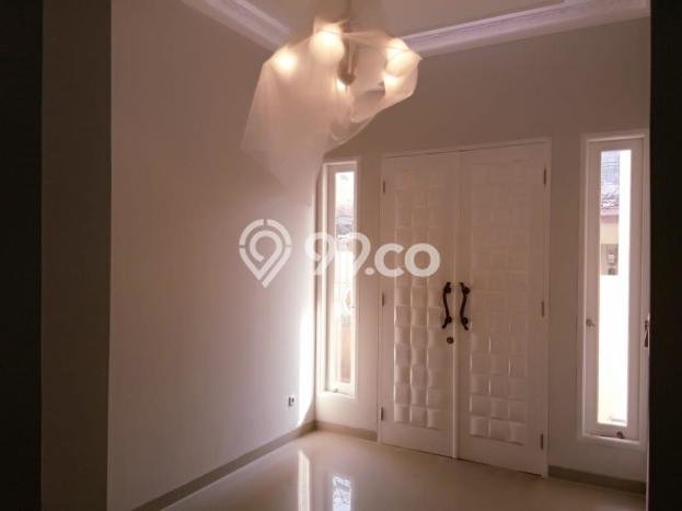 Siap Huni Rumah Mewah 5 Kamar di Duren Sawit Dekat ke Mana Pun Siap Huni Rumah Mewah 5 Kamar di Duren Sawit Dekat ke Mana Pun