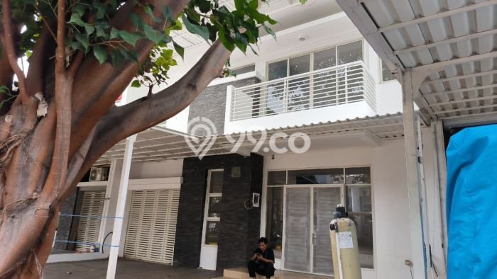 Hot Offer Hunian Mewah Ideal dan Luas di Cengkareng, Jakarta Barat Hot Offer Hunian Mewah Ideal dan Luas di Cengkareng, Jakarta Barat