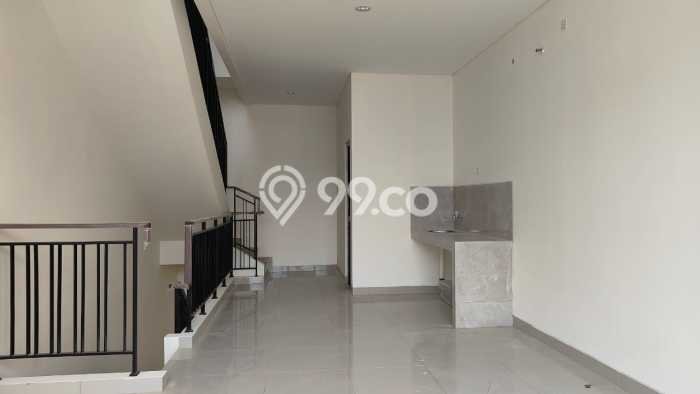 FOR RENT! Ruko di Gading Serpong Cocok untuk Bisnis 102m2 FOR RENT! Ruko di Gading Serpong Cocok untuk Bisnis 102m2