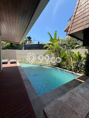 Vila Strategis Kawasan , Area 252m2m², Dekat ke berbagai fasilitas Vila Strategis Kawasan , Area 252m2m², Dekat ke berbagai fasilitas
