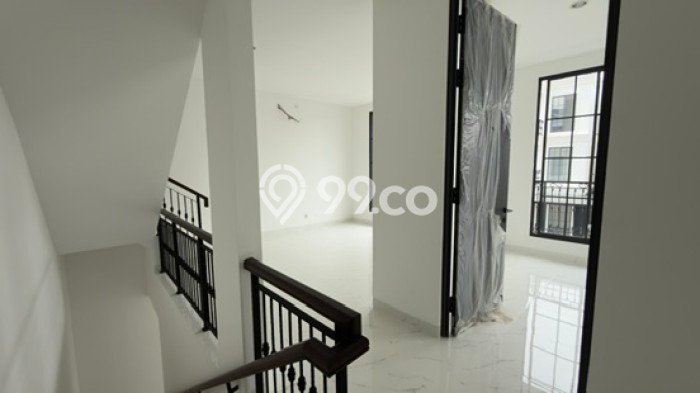 Hunian Mewah LB 139m2 Siap Huni Desain Elegan di Meruya, Jakarta Barat Hunian Mewah LB 139m2 Siap Huni Desain Elegan di Meruya, Jakarta Barat