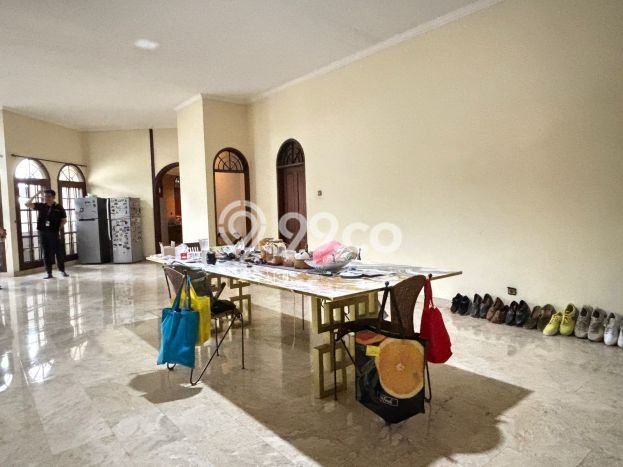 Hunian Mewah LB 365m2 Siap Pakai Desain Elegan di Kuningan, Jakarta Selatan Hunian Mewah LB 365m2 Siap Pakai Desain Elegan di Kuningan, Jakarta Selatan