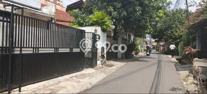 Rumah Mewah Siap Huni LT 350m2 di Pesanggrahan, Jakarta Selatan Rumah Mewah Siap Huni LT 350m2 di Pesanggrahan, Jakarta Selatan