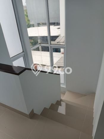 Rumah Luas Asri 3 KT Siap Pakai di Kota Wisata Bogor Rumah Luas Asri 3 KT Siap Pakai di Kota Wisata Bogor