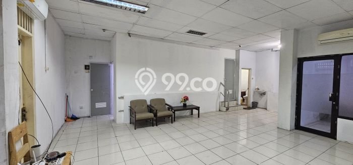 Unit Komersial Disewakan di Jakarta Barat Area Strategis Harga Kompetitif Unit Komersial Disewakan di Jakarta Barat Area Strategis Harga Kompetitif