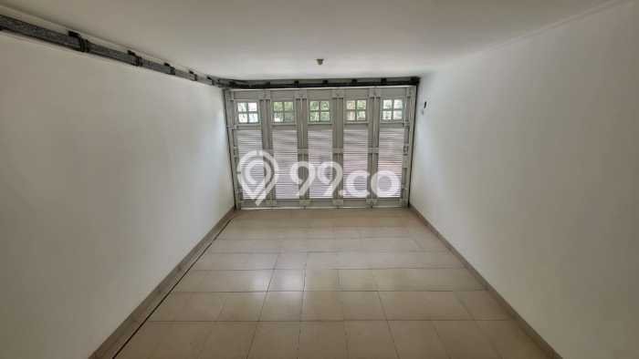 Disewakan! Rumah 5 Kamar Tidur &
5 Kamar Mandi di Pantai Indah Kapuk, Jakarta Utara Disewakan! Rumah 5 Kamar Tidur &
5 Kamar Mandi di Pantai Indah Kapuk, Jakarta Utara
