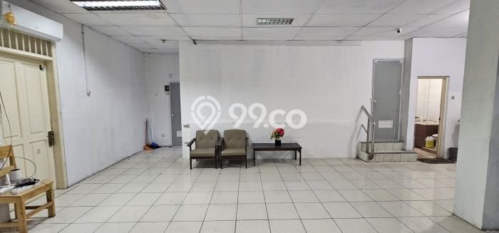 Unit Komersial Disewakan di Jakarta Barat Area Strategis Harga Kompetitif Unit Komersial Disewakan di Jakarta Barat Area Strategis Harga Kompetitif