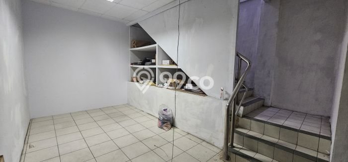 Unit Komersial Disewakan di Jakarta Barat Area Strategis Harga Kompetitif Unit Komersial Disewakan di Jakarta Barat Area Strategis Harga Kompetitif